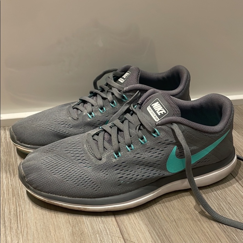 Nike running shoes womens 7.5